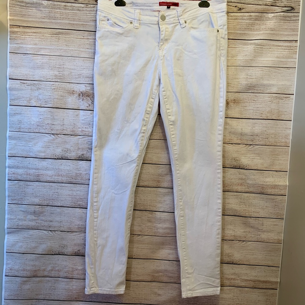 YUMI Wannabetterbutt Skinny Jeans in WHITE Denim